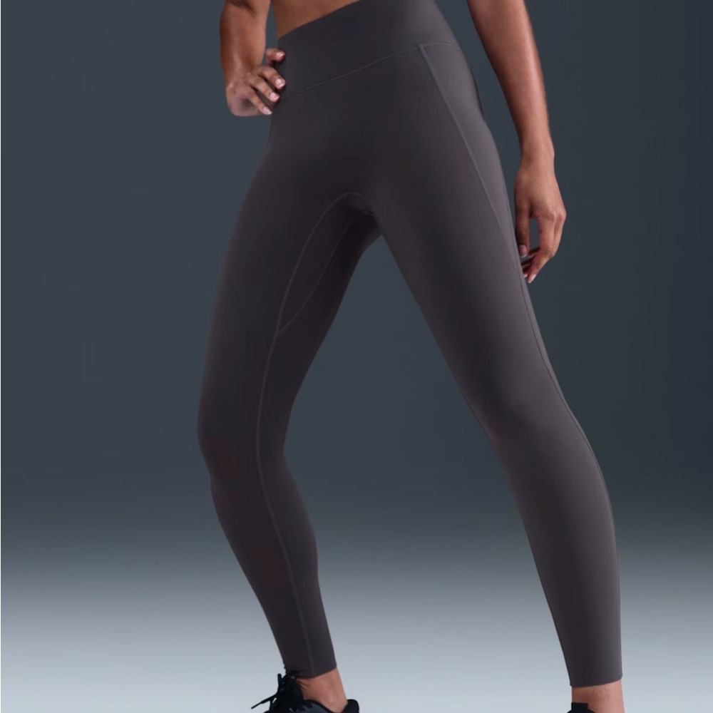 Women's Gray High-Waisted Leggings - Nike Universal